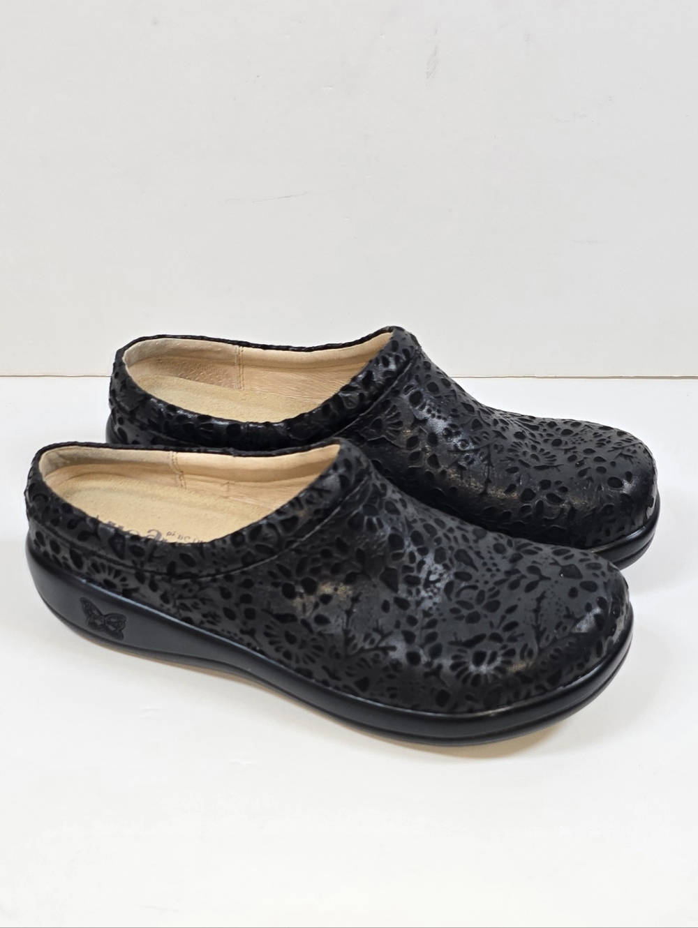 Alegria PG Lite Floral Embossed Leather Slip Resistant Nurse Comfort Clogs Sz.40